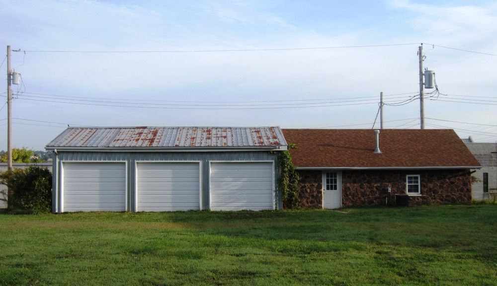 5135 S Campbell Ave, Springfield, MO 65810